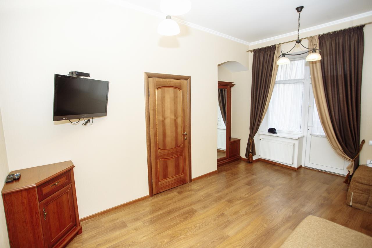 Apartment Near Museum Lviv Bagian luar foto