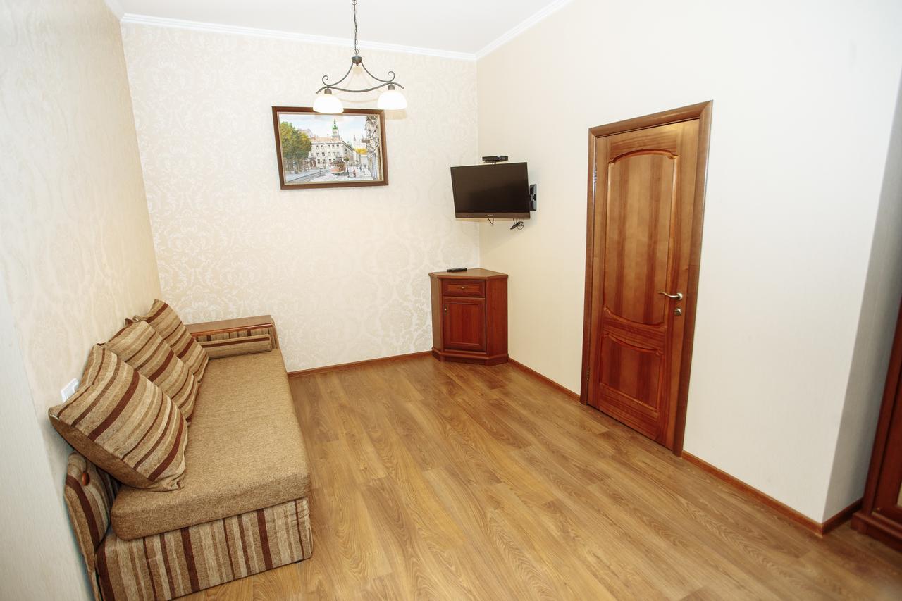 Apartment Near Museum Lviv Bagian luar foto