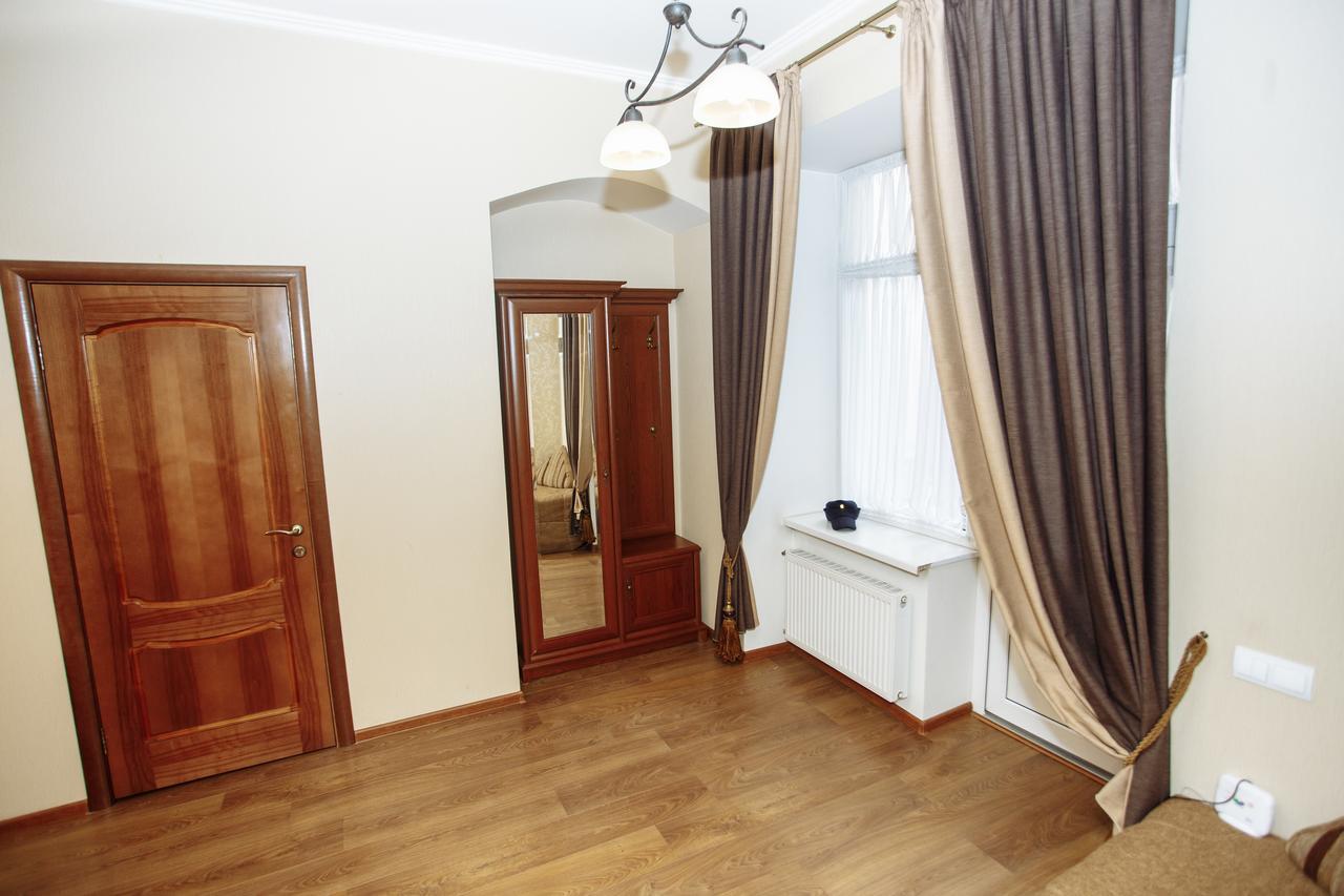Apartment Near Museum Lviv Bagian luar foto
