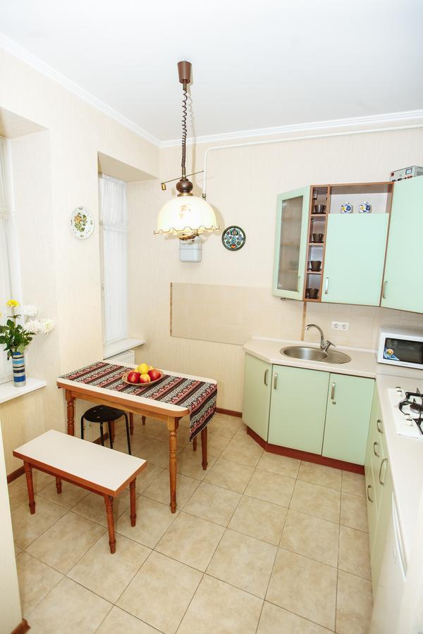 Apartment Near Museum Lviv Bagian luar foto